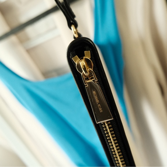 Michael Kors Food is Love pouch- brand new - Picture 5 of 5